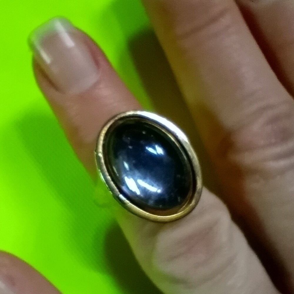 Goldtone mirror Ring textured size 7